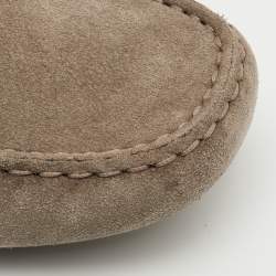 مملوكة مسبقًا Tod's City Gommino Size 42 Taupe Grey Suede Slip On Loafers