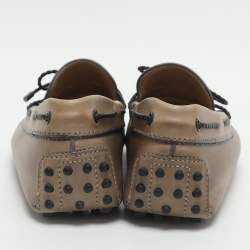 مملوكة مسبقًا Tod's Size 42 Khaki Green Leather Loafers