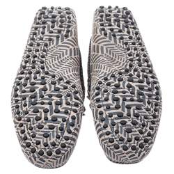 Pre Owned حذاء لوفرز تودز فيونكة جلد مطبوع بيج و رصاصي مقاس 42.5