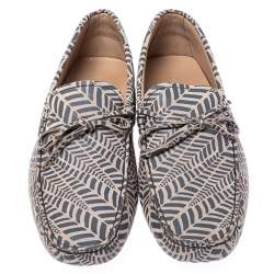 Pre Owned حذاء لوفرز تودز فيونكة جلد مطبوع بيج و رصاصي مقاس 42.5