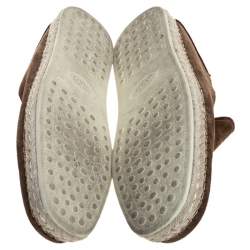 Pre Owned حذاء لوفرز تودز سليب أون كعب سكلاسبيل سويدي بني مقاس 39.5