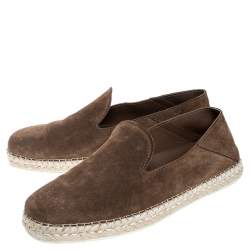 Pre Owned حذاء لوفرز تودز سليب أون كعب سكلاسبيل سويدي بني مقاس 39.5