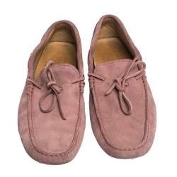 مملوكة مسبقًا Tod's Pink Suede Bow Detail Driving Loafers Size 45