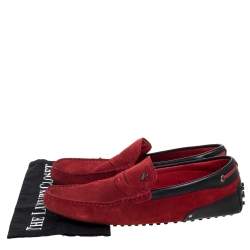 مملوكة مسبقًا حذاء لوفرز تودز فور فيراري سليب أون سويدي أحمر مقاس 41.5