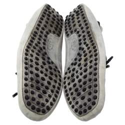 Pre Owned حذاء لوفرز تودز سليب أون فيونكة جلد رمادي مقاس 43