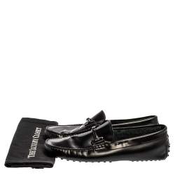 Pre Owned حذاء لوفرز تودز سليب أون حرف تى مزدوج جلد أسود مقاس 42.5