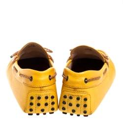 Pre Owned حذاء لوفرز تودز جومينو درايفنغ جلد أصفر بفيونكة مقاس 41.5