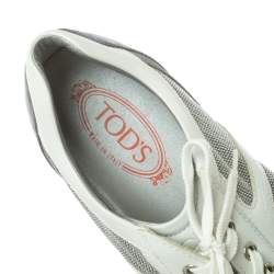 Pre Owned حذاء رياضي تودز منخفض من أعلى رباط سويدي و جلد و قماش أبيض و رصاصي مقاس 44