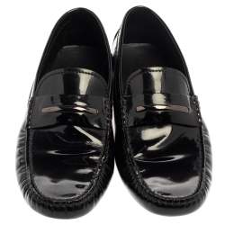 مملوكة مسبقًا حذاء لوفرز تودز سليب أون بيني جلد لامع أسود مقاس 43