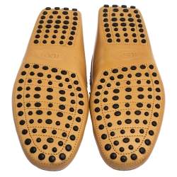 Pre Owned حذاء لوفرز تودز سليب أون جلد بني فاتح مقاس 39.5