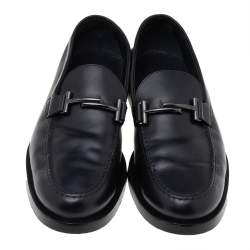 Pre Owned حذاء لوفرز تودز جلد أسود مزين شعار الماركة حرف تي سليب أون مقاس 43