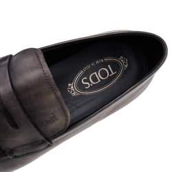 Pre Owned حذاء لوفرز تودز سليب أون بيني جلد رمادي مقاس 43