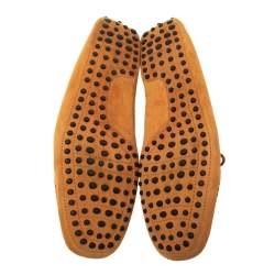 مملوكة مسبقًا حذاء لوفرز تودز دريفر سويدي برتقالي مزين فيونكة مقاس 43