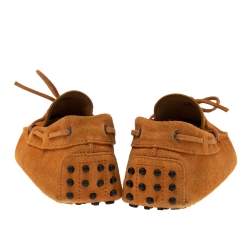 مملوكة مسبقًا حذاء لوفرز تودز دريفر سويدي برتقالي مزين فيونكة مقاس 43