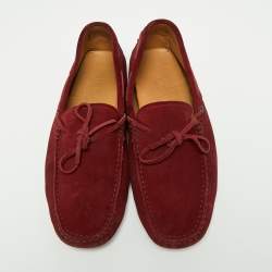 Pre Owned حذاء لوفرز تودز درايفر سويدي عنابي بفيونكة مقاس 42 