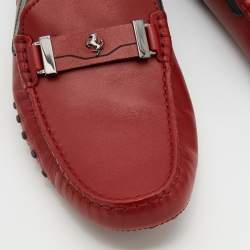 Pre Owned حذاء لوفرز تودز فور فيراري جلد أحمر مقاس 42.5