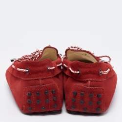 مملوكة مسبقًا Tod's Red Suede Slip On Loafers Size 41