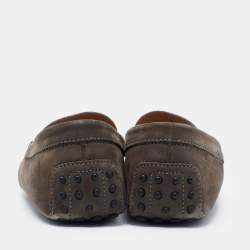مملوكة مسبقًا Tod's Dark Grey Nubuck Leather Gommini Loafers Size 42