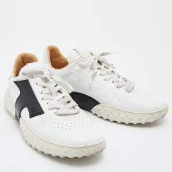 مملوكة مسبقًا حذاء رياضي تودز منخفض من أعلى رباط سويدي و جلد و قماش أبيض و رصاصي مقاس 44