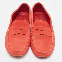مملو كة مسبقًا Tod's By Ferrari Red Suede Penny Slip On Loafers Size 42