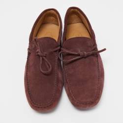 مملوكة مسبقًا Tod's Burgundy Suede Bow Slip On Loafers Size 44