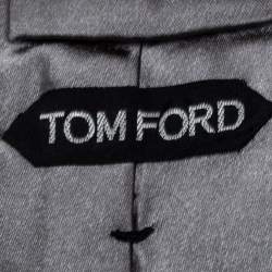 مملوكة مسبقًا ربطة عنق توم فورد حرير ساتان رصاصي صوليد