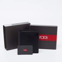 Pre Owned Tumi Black Leather Global Vertical Flip Coin Wallet