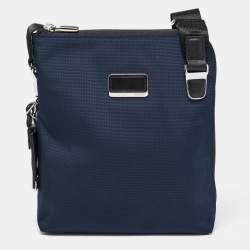 Pre Owned TUMI Navy Blue/Black Nylon and Leather Arrive Owen Crossbody Bag