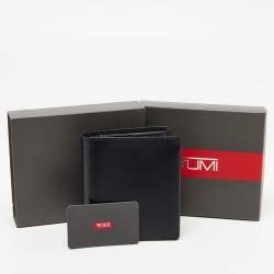 Pre Owned Tumi Black Leather Global Vertical Flip Coin Wallet