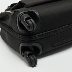 مملوكة مسبقًا TUMI Soma Larkin Black Nylon 4 Wheeled Compact Luggage