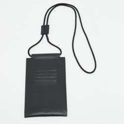 Pre Owned حامل هاتف فالنتينو جلد أسود بحبل طويل