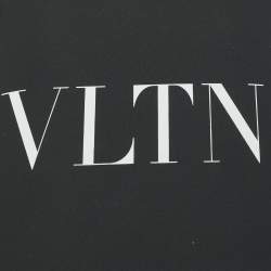 Pre Owned حامل هاتف فالنتينو جلد أسود بحبل طويل