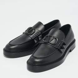 Pre Owned Valentino Black Leather Rockstud VLogo Loafers Size 42.5