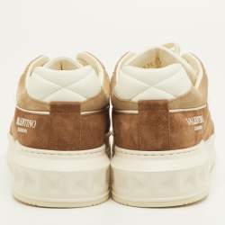 Pre Owned حذاء رياضي فالنتينو ون ستد جلد سويدي وجلد بني فاتح وأبيض منخفض من أعلى مقاس 41.5 حجم كبير جدًا