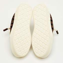 مملوكة مسبقًا حذاء رياضي فالنتينو ون ستد كبير جدا مقاس 41.5 من جاكار وجلد بنقشة أيقونوغراف بني داكن/أبيض