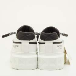 Pre Owned Valentino One Stud XL Size 41.5 White/Pastel Blue Leather Low Top Sneakers