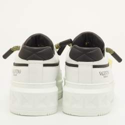 Pre Owned حذاء رياضي فالنتينو ون ستد جلد أبيض/أصفر فاتح عنق منخفض مقاس 41.5