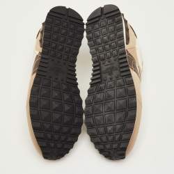 Pre Owned حذاء رياضي فالنتينو روكرونر قماش كاموفلاج بني/بيج وجلد وزبدي مقاس 41.5