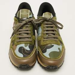 مملوكة مسبقًا حذاء رياضي فالنتينو روك رانر جلد وكانفاس مموه مطبوع متعدد الألوان مقاس 36