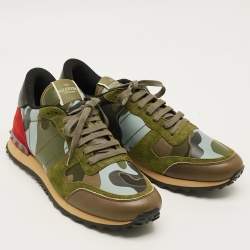 مملوكة مسبقًا حذاء رياضي فالنتينو روك رانر جلد وكانفاس مموه مطبوع متعدد الألوان مقاس 36