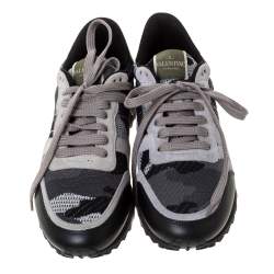 مملوكة مسبقًا Valentino Black/Grey Mesh And Leather Rockrunner Camouflage Rockstud Low Top Sneakers Size 40