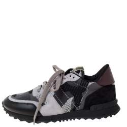 مملوكة مسبقًا Valentino Black/Grey Mesh And Leather Rockrunner Camouflage Rockstud Low Top Sneakers Size 40