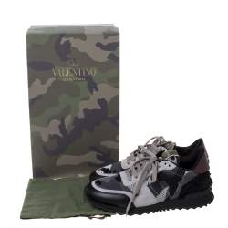 مملوكة مسبقًا Valentino Black/Grey Mesh And Leather Rockrunner Camouflage Rockstud Low Top Sneakers Size 40