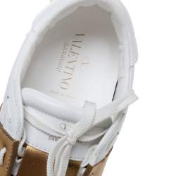 Pre Owned حذاء رياضي فالنتينو جلد أبيض وأزرق كحلي عنق منخفض مقاس 45