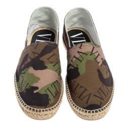 Pre Owned Valentino Camouflage Canvas VLTN Grid Espadrille Flat Sandals Size 44.5