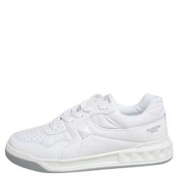 مملوكة مسبقًا Valentino White Leather One Stud Low Top Sneakes Size 43