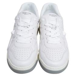 مملوكة مسبقًا Valentino White Leather One Stud Low Top Sneakes Size 43