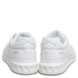 مملوكة مسبقًا Valentino White Leather One Stud Low Top Sneakes Size 43
