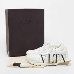 مملوكة مسبقًا Valentino White Leather VLTN Sneakers Size 42
