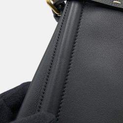 Pre Owned حقيبة يد توتس فالنتينو غارافاني أنتيباس جلد عجل أسود حجم متوسط